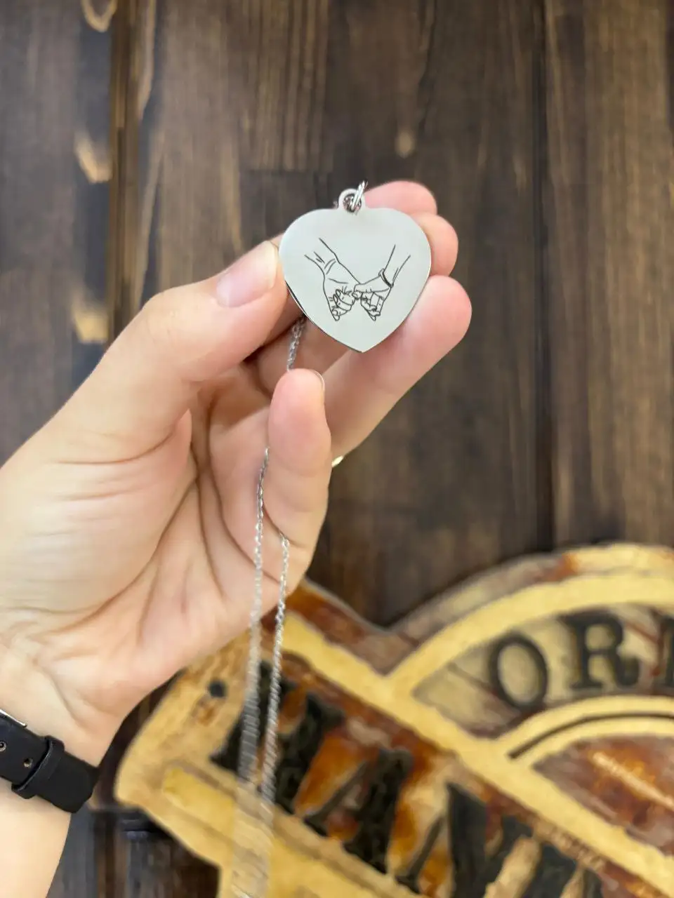 Жетоны и кулоны из ювелирной стали с гравировкой - Украшения (Хобби и отдых) в Владивосток