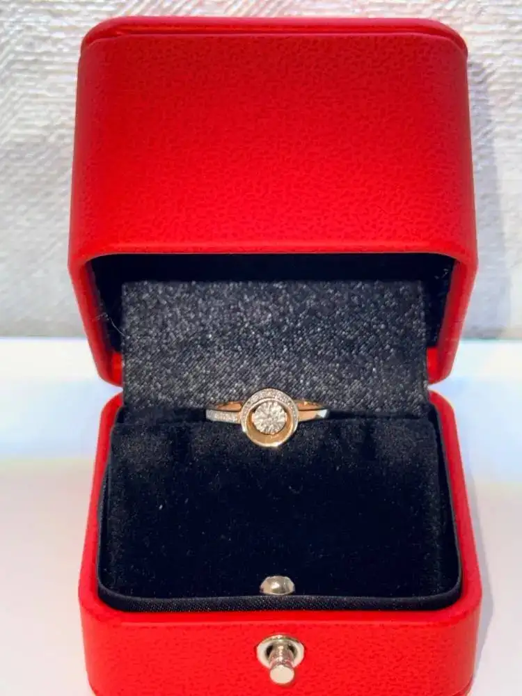 Золотое кольцо с бриллиантами - Ювелирные изделия (Барахолка) в Владивосток