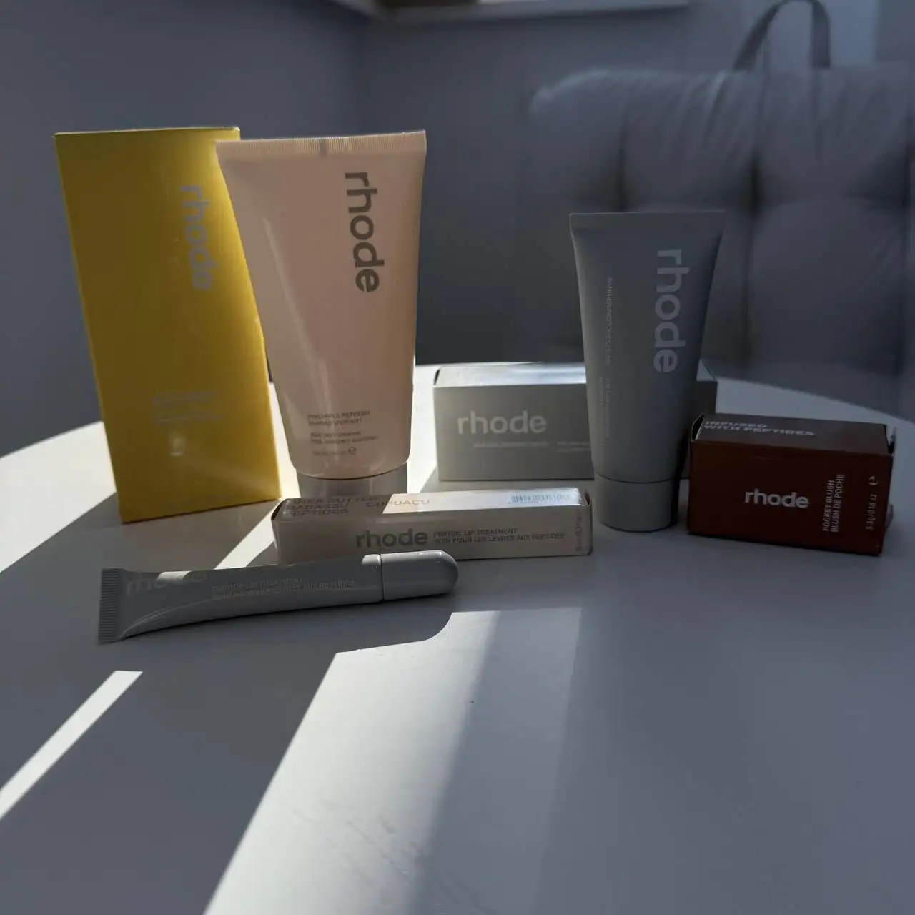 Косметические средства: пенка для умывания, крем, тинт, румяна - Косметика (Красота и здоровье) в Владивосток