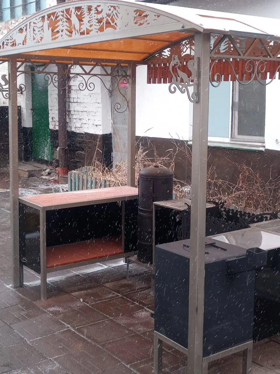 Мангальная зона с коптильней и печью для казана - Садовые и дачные товары (Барахолка) в Владивосток