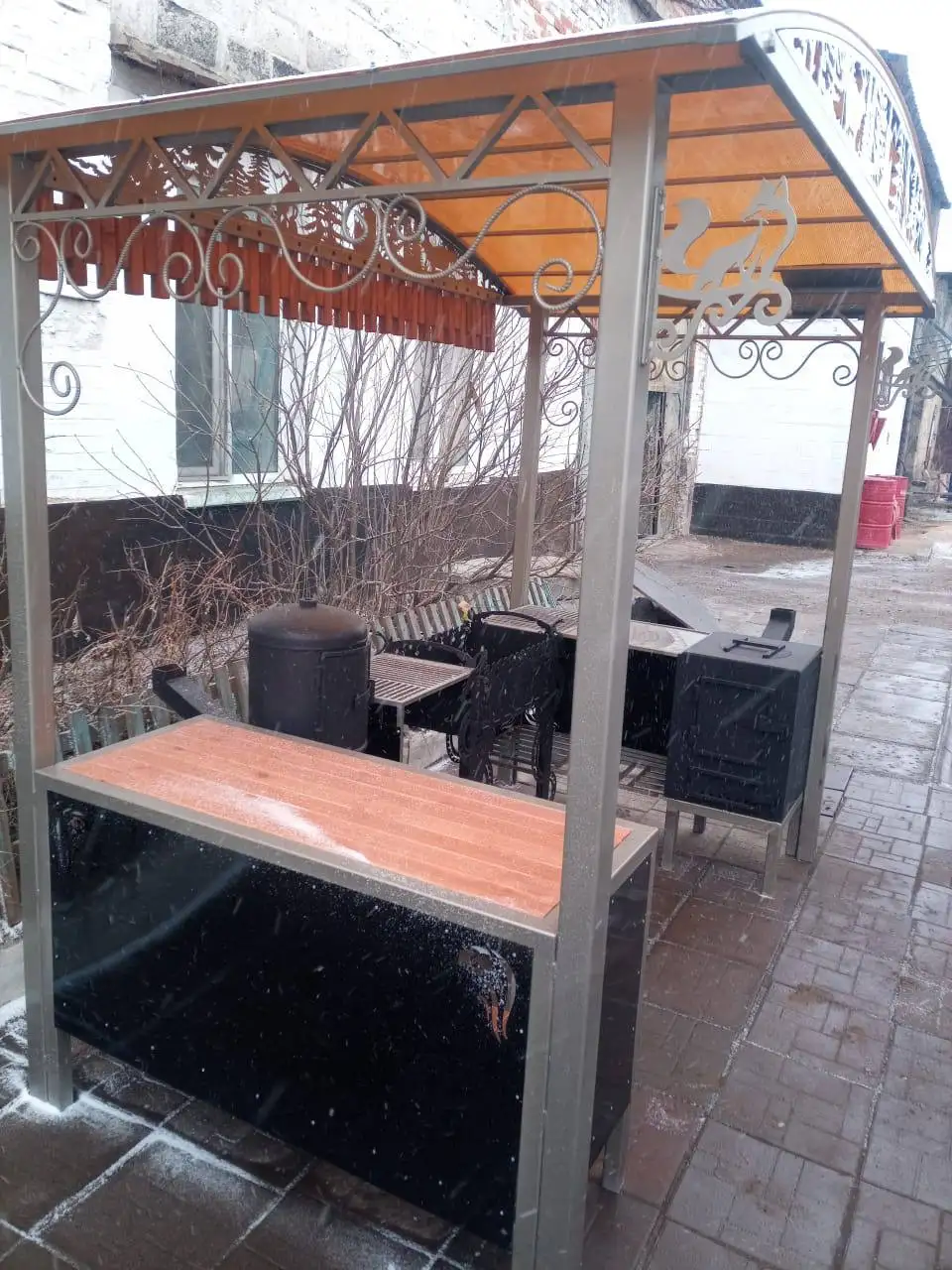 Мангальная зона с коптильней и печью для казана - Садовые и дачные товары (Барахолка) в Владивосток