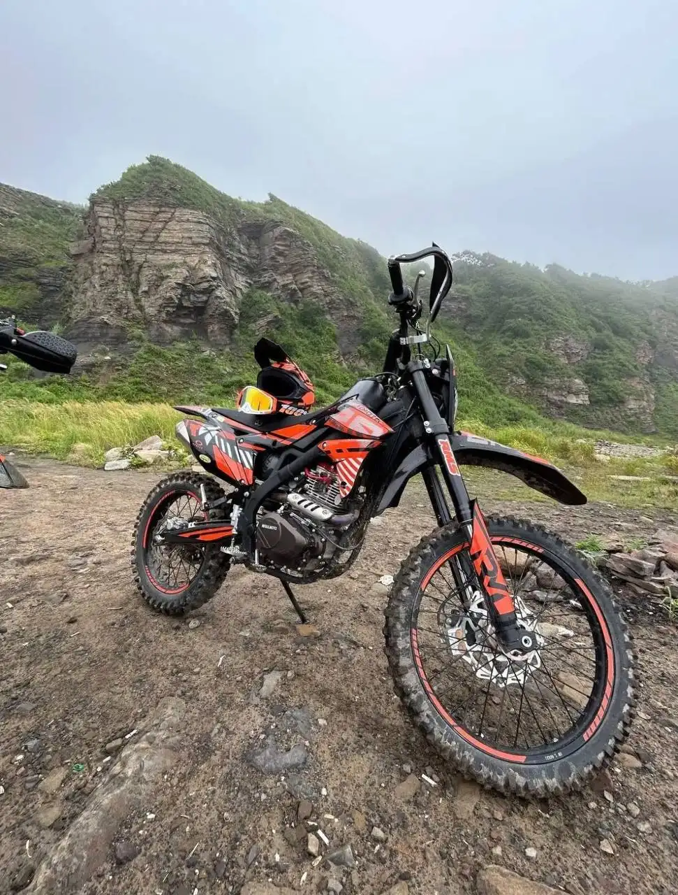 Продам эндуро 300 кубов 2024 года с пробегом 150 км - Мотоциклы (Авто) в Владивосток