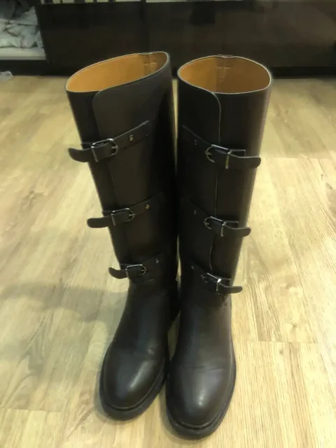 Сапоги в хорошем состоянии размер 38-39 - Верхняя одежда и джинсы в Владивосток