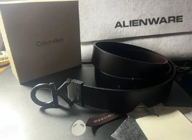 Ремень Calvin Klein jeans новый - Верхняя одежда и джинсы в Владивосток