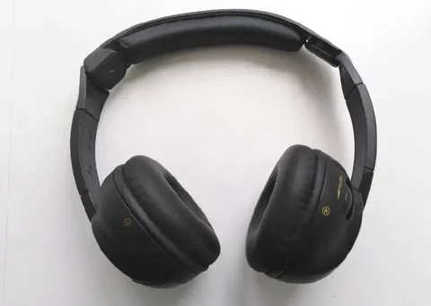 Продам наушники LEXUS в хорошем состоянии - частное объявление в Артём