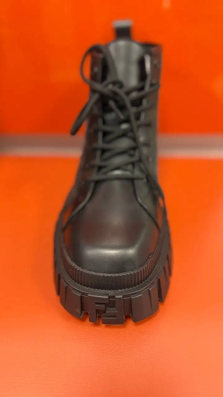 Ботинки Fendi, размер 42 - Обувь (Одежда) в Владивосток