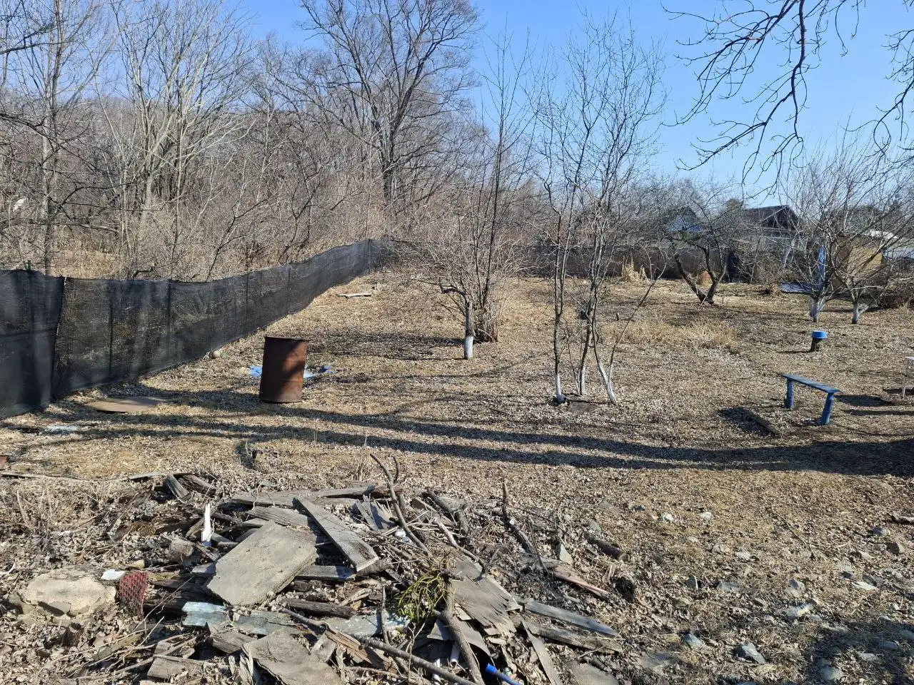 Продам ухоженный участок с забором и туалетом - Земельные участки (Недвижимость) в Владивосток