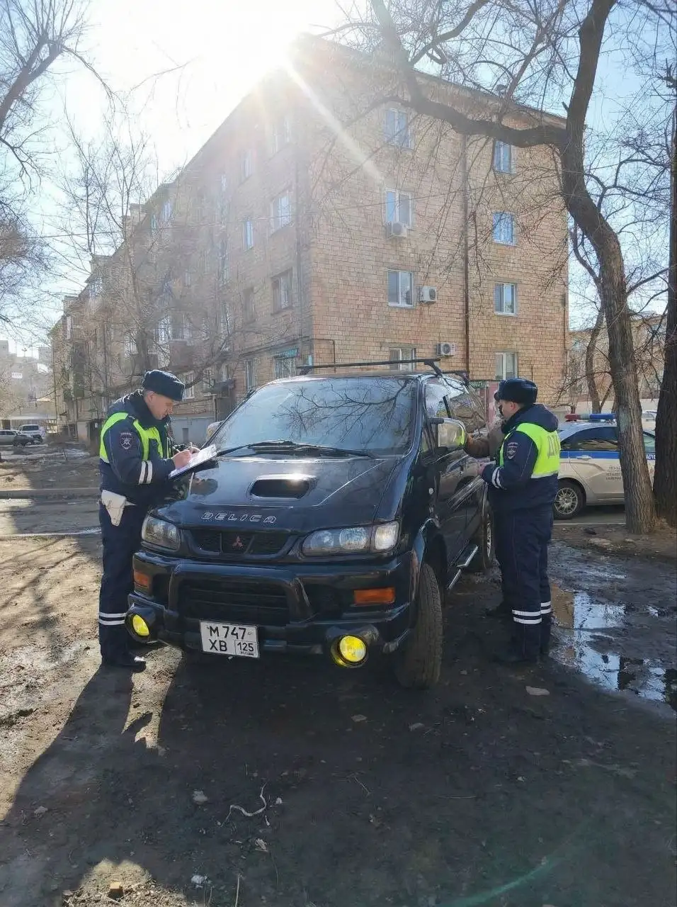 Фото 3D моделей машин и фото машин с сотрудниками ДПС - Фотография (Хобби и отдых) в Владивосток