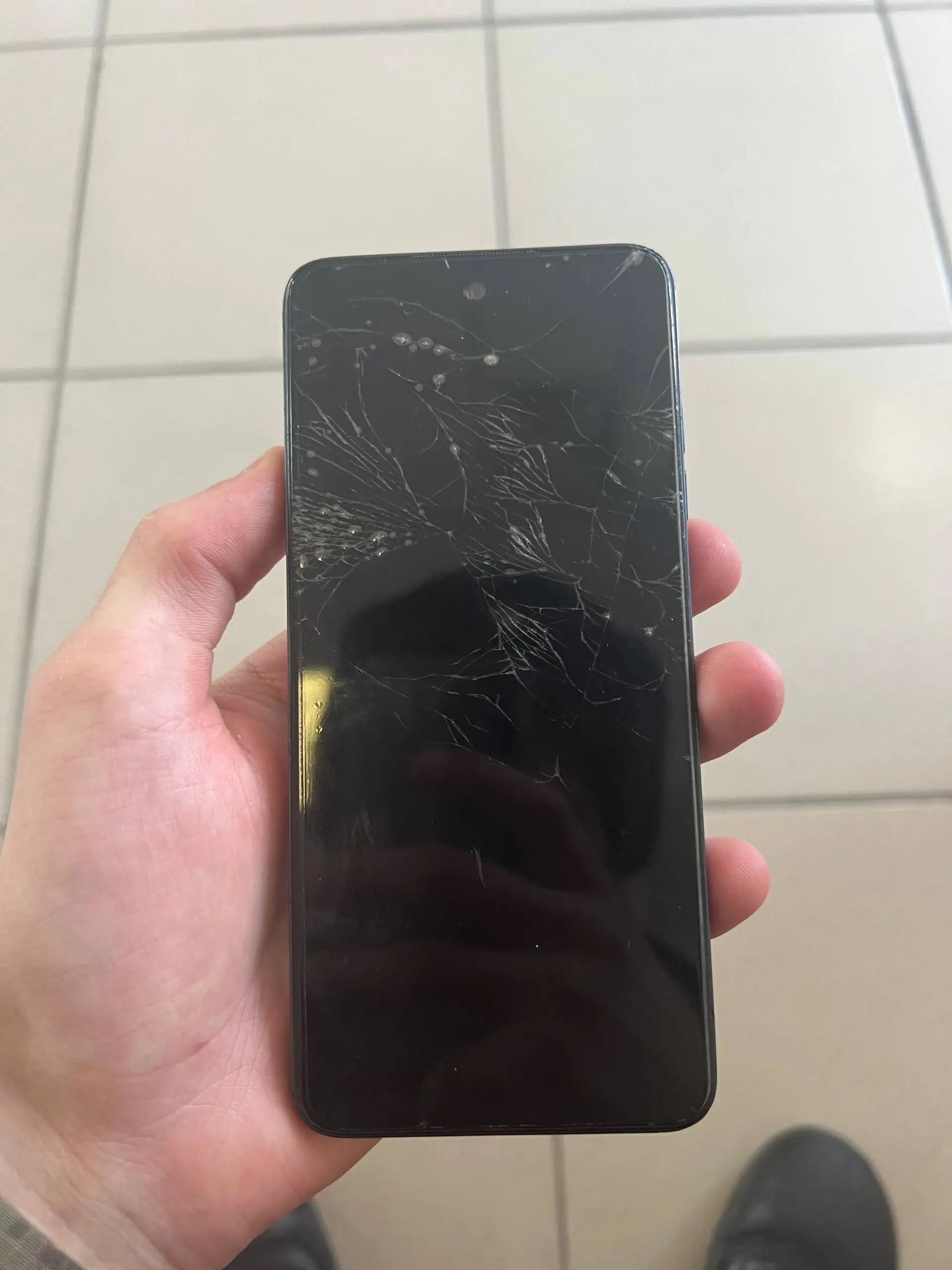 Продам телефон с нерабочим экраном - Электроника в Владивосток