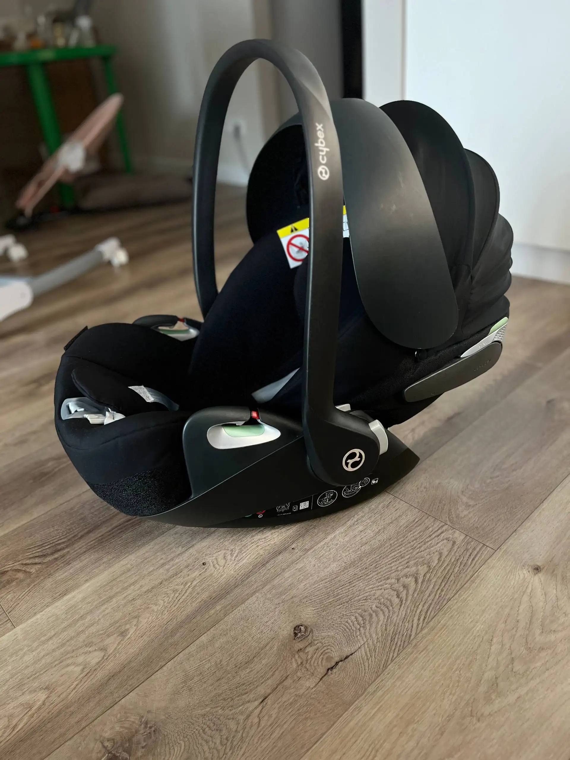 Автолюлька Cybex Cloud T i-Size в идеальном состоянии - Автокресла (Товары для детей) в Владивосток