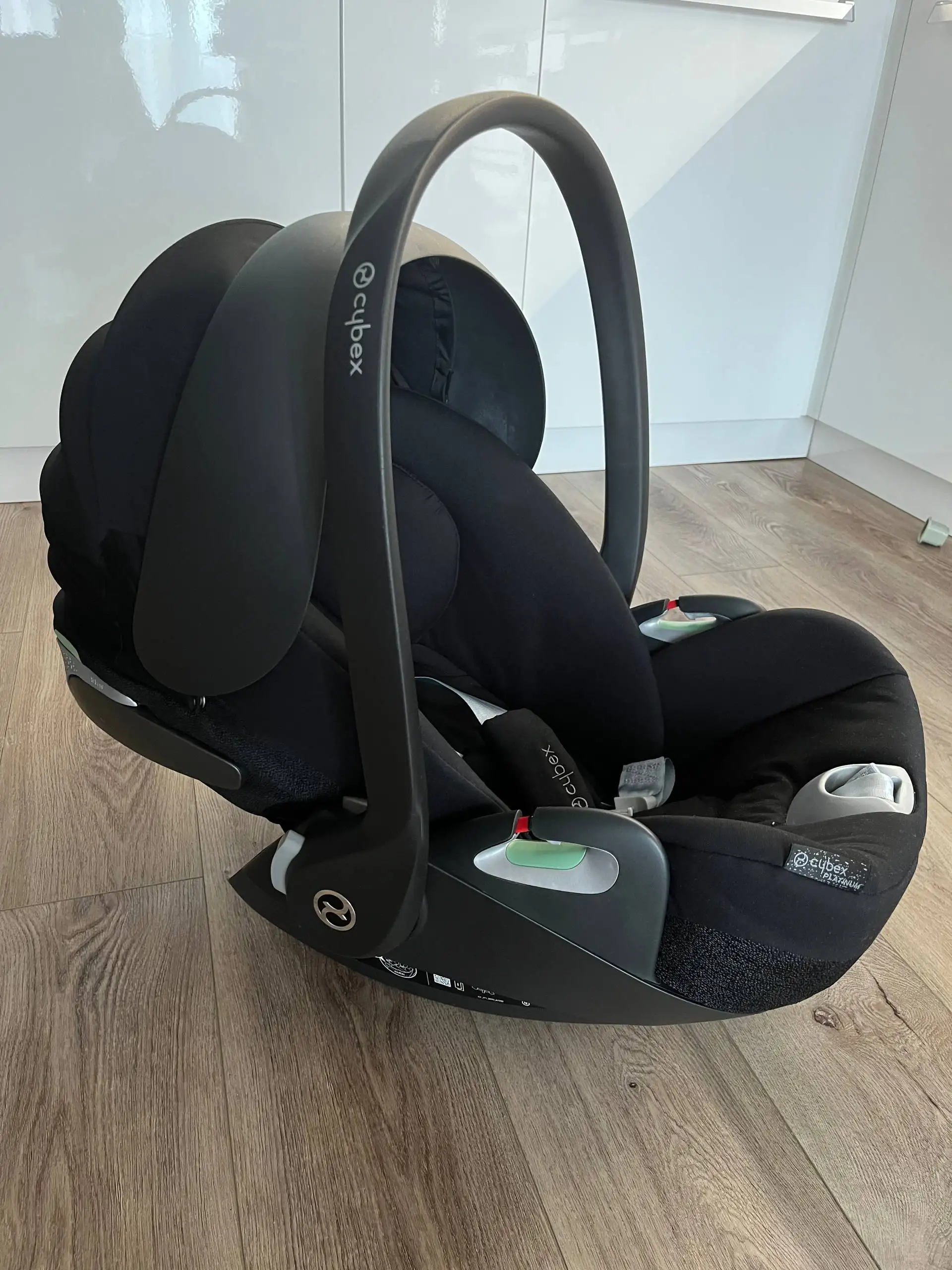 Автолюлька Cybex Cloud T i-Size в идеальном состоянии - Автокресла (Товары для детей) в Владивосток