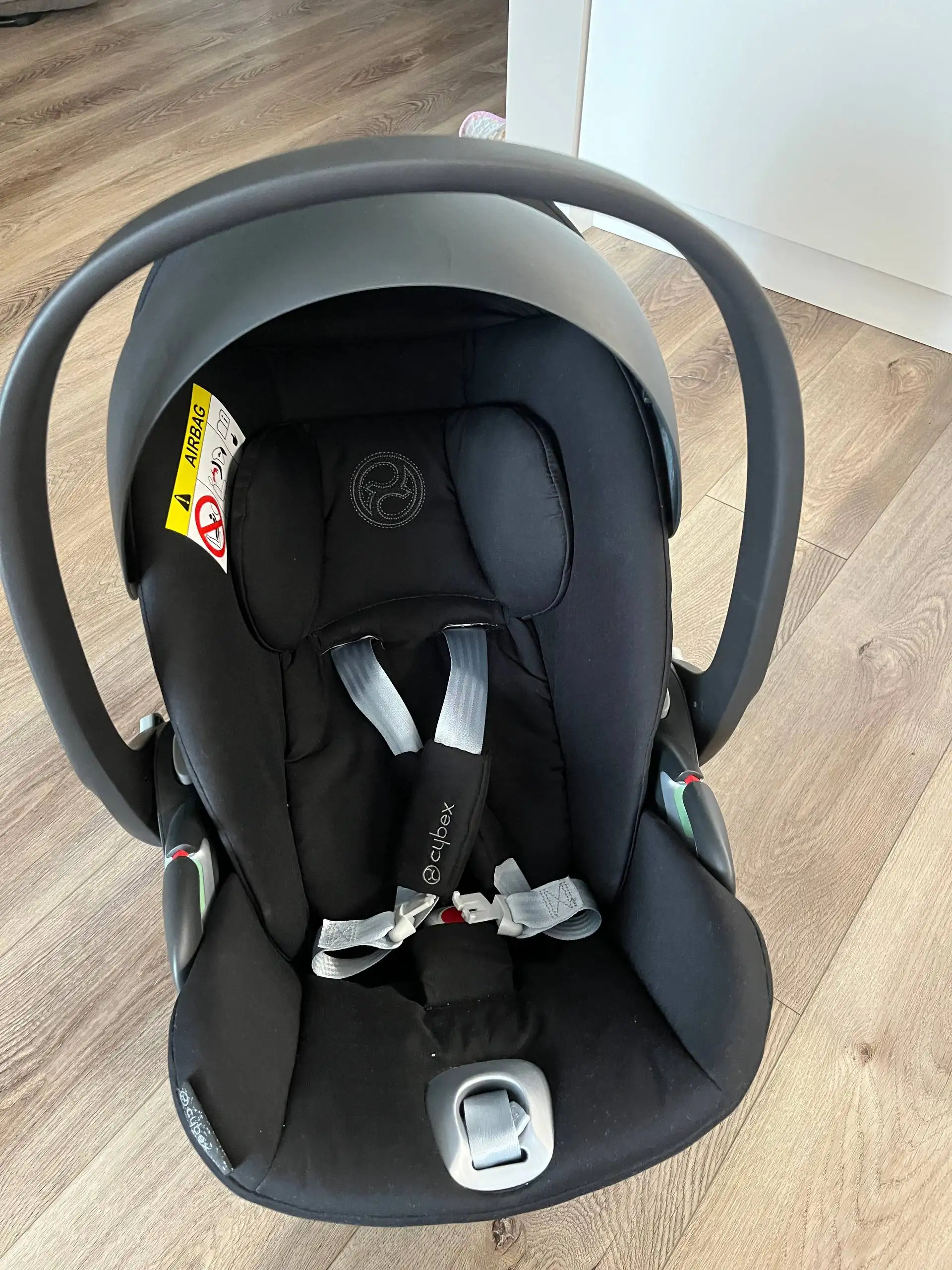 Автолюлька Cybex Cloud T i-Size в идеальном состоянии - Автокресла (Товары для детей) в Владивосток