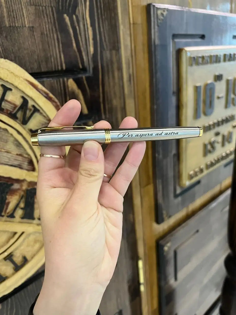 Оригинальные ручки Паркер и Пьер Кардин с гравировкой - Коллекционирование (Хобби и отдых) в Владивосток