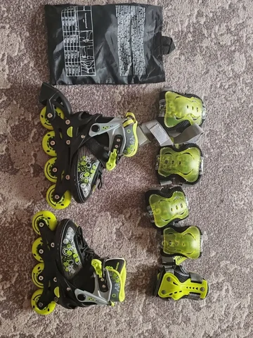 Ролики детские новые с регулировкой размера 29-32 и комплект защиты - Велосипеды детские в Владивосток