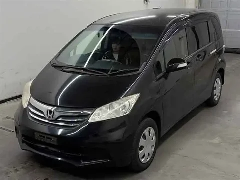 Продажа Honda Freed 2012 года - Электротранспорт в Владивосток