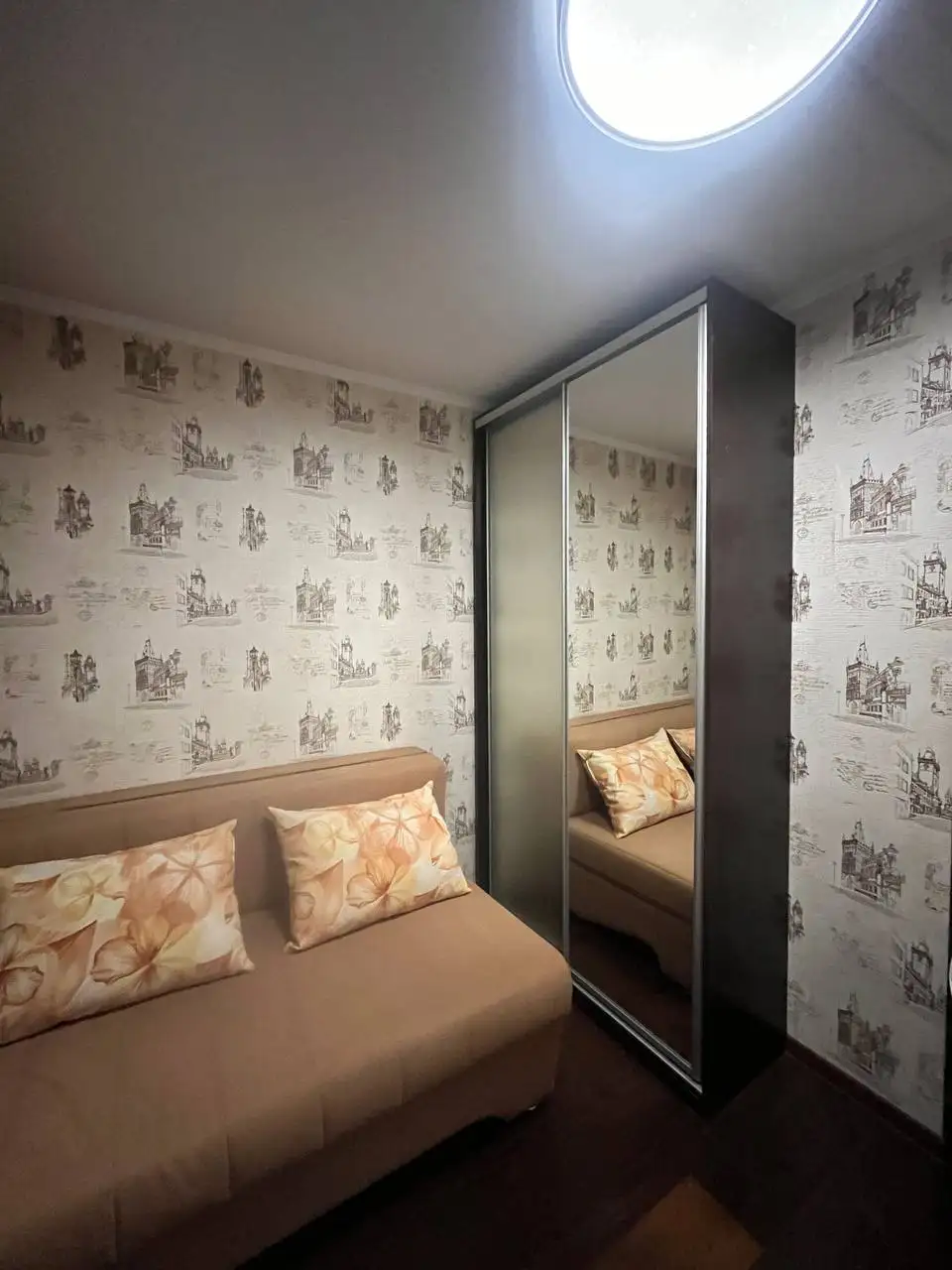 Сдам гостинку на Березовой 21а - Аренда (Недвижимость) в Владивосток