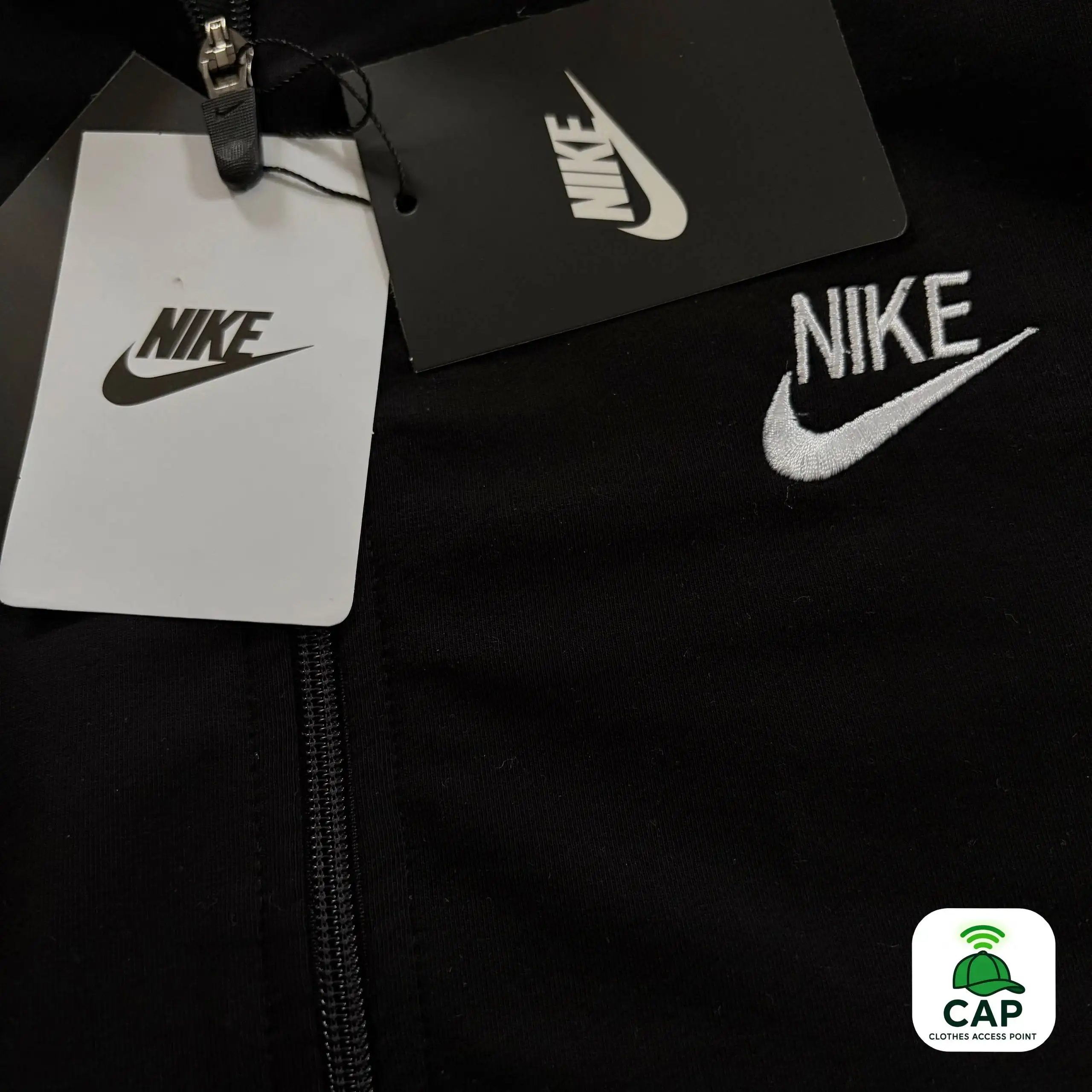 Спортивный костюм Nike черный на замке - Спортивная одежда (Одежда) в Владивосток