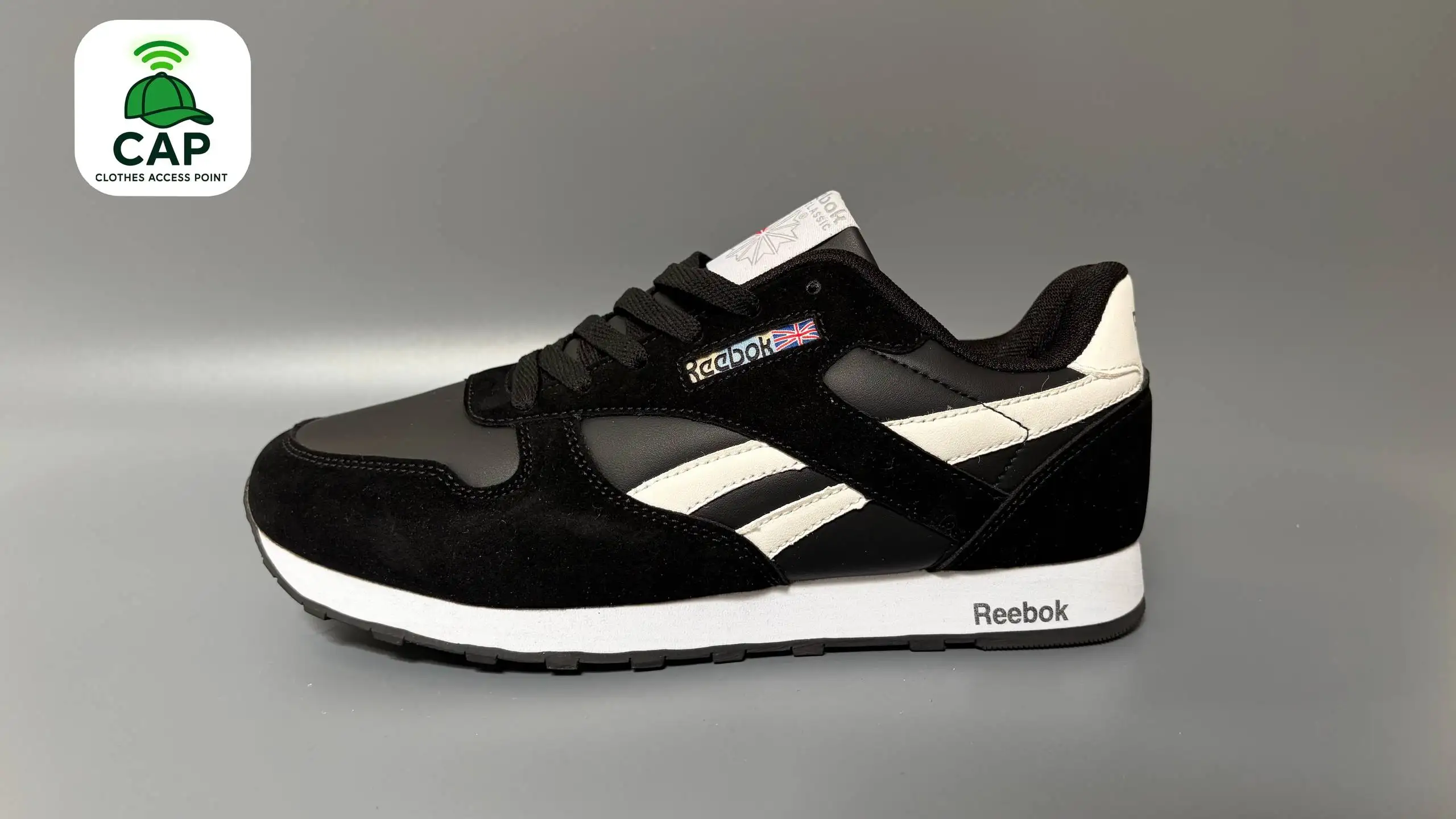 Кроссовки Reebok Classic чёрно-белые - Обувь (Одежда) в Владивосток