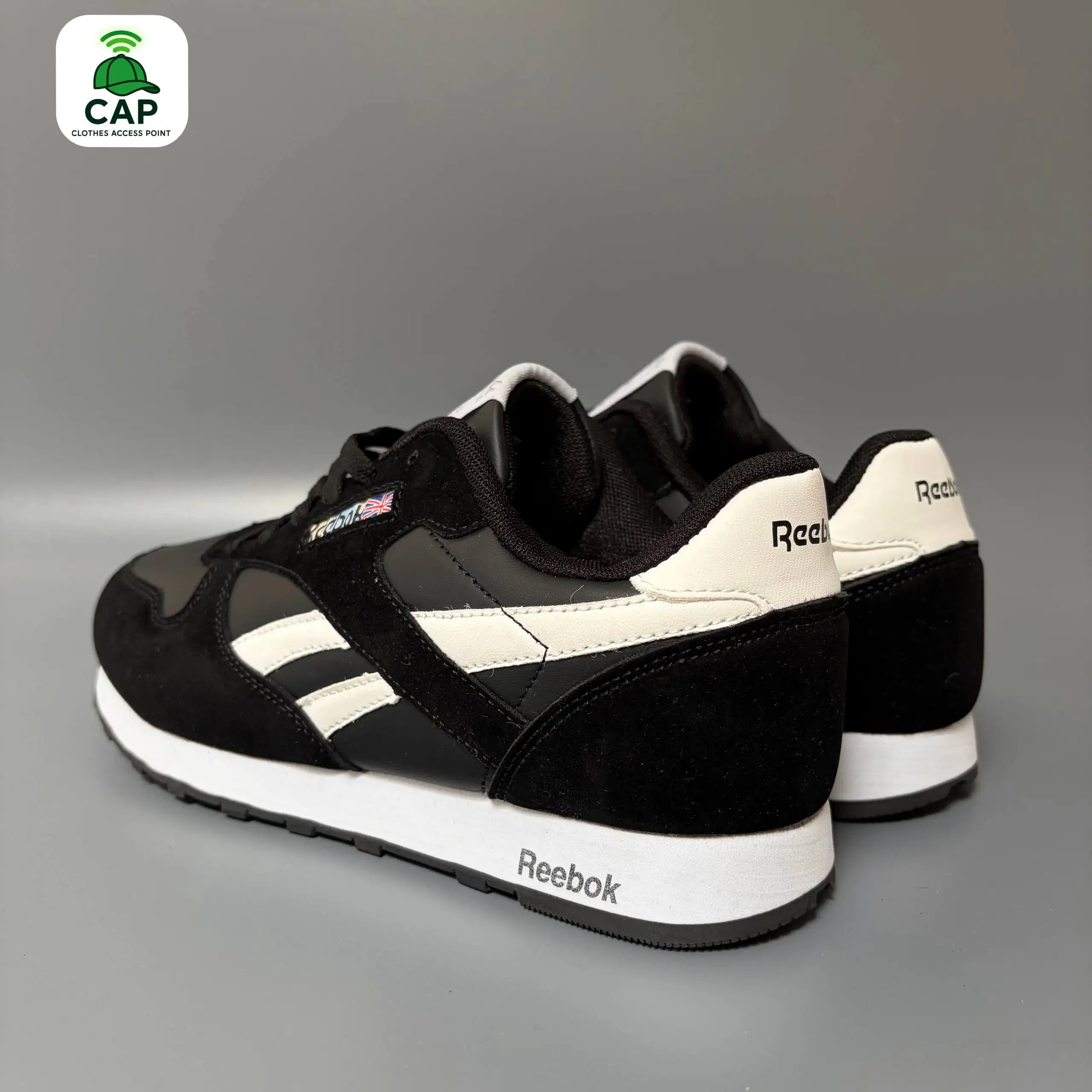 Кроссовки Reebok Classic чёрно-белые - Обувь (Одежда) в Владивосток