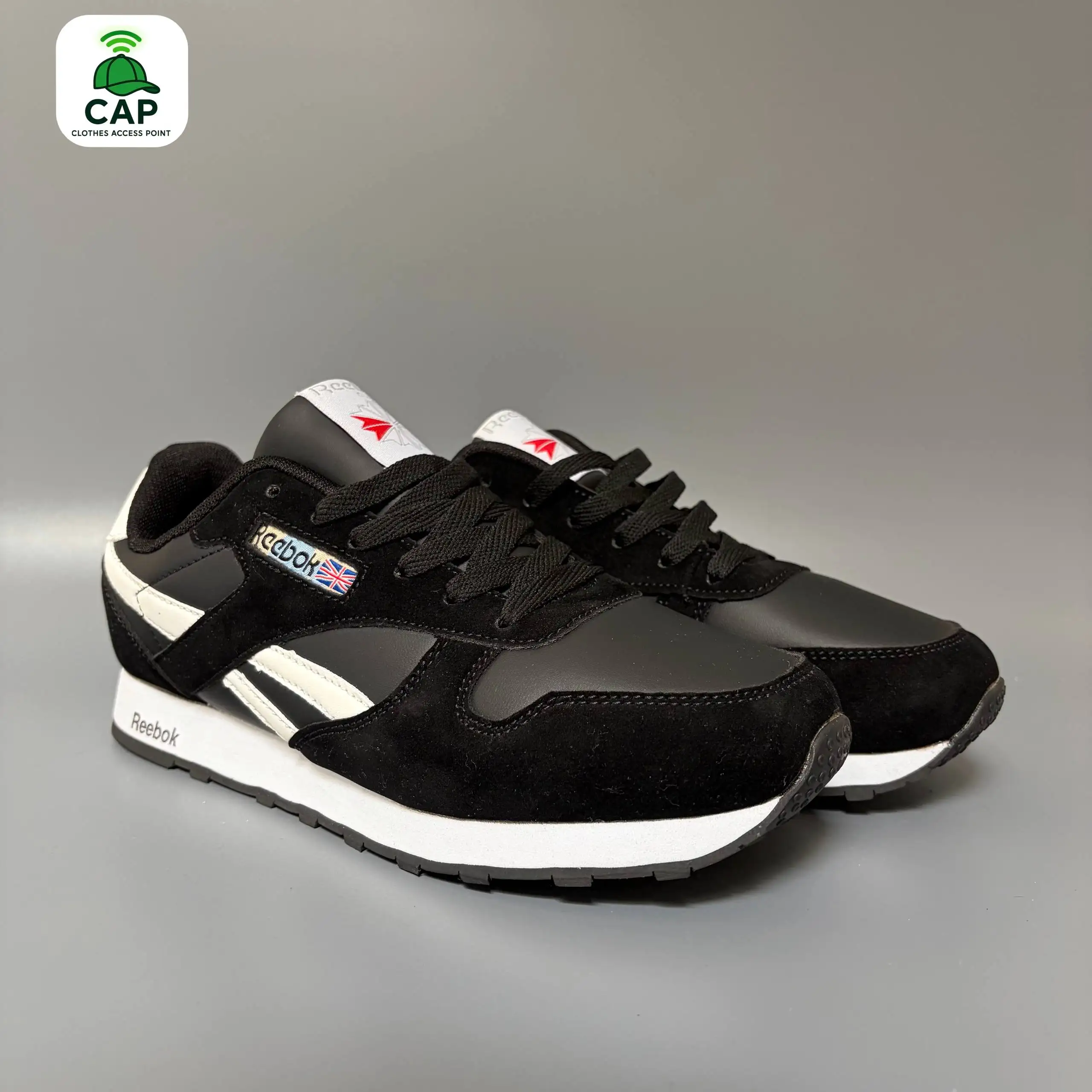 Кроссовки Reebok Classic чёрно-белые - Обувь (Одежда) в Владивосток