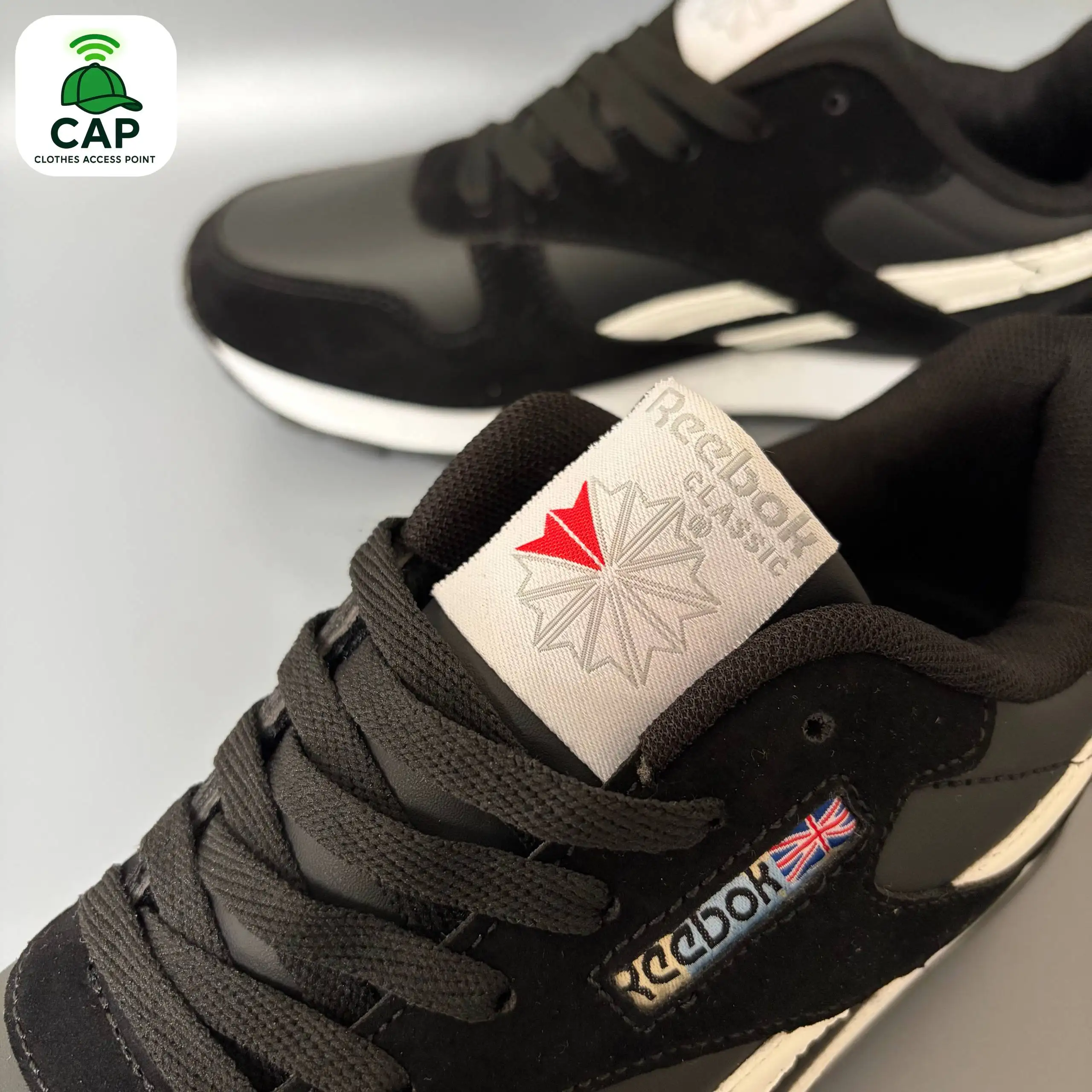 Кроссовки Reebok Classic чёрно-белые - Обувь (Одежда) в Владивосток