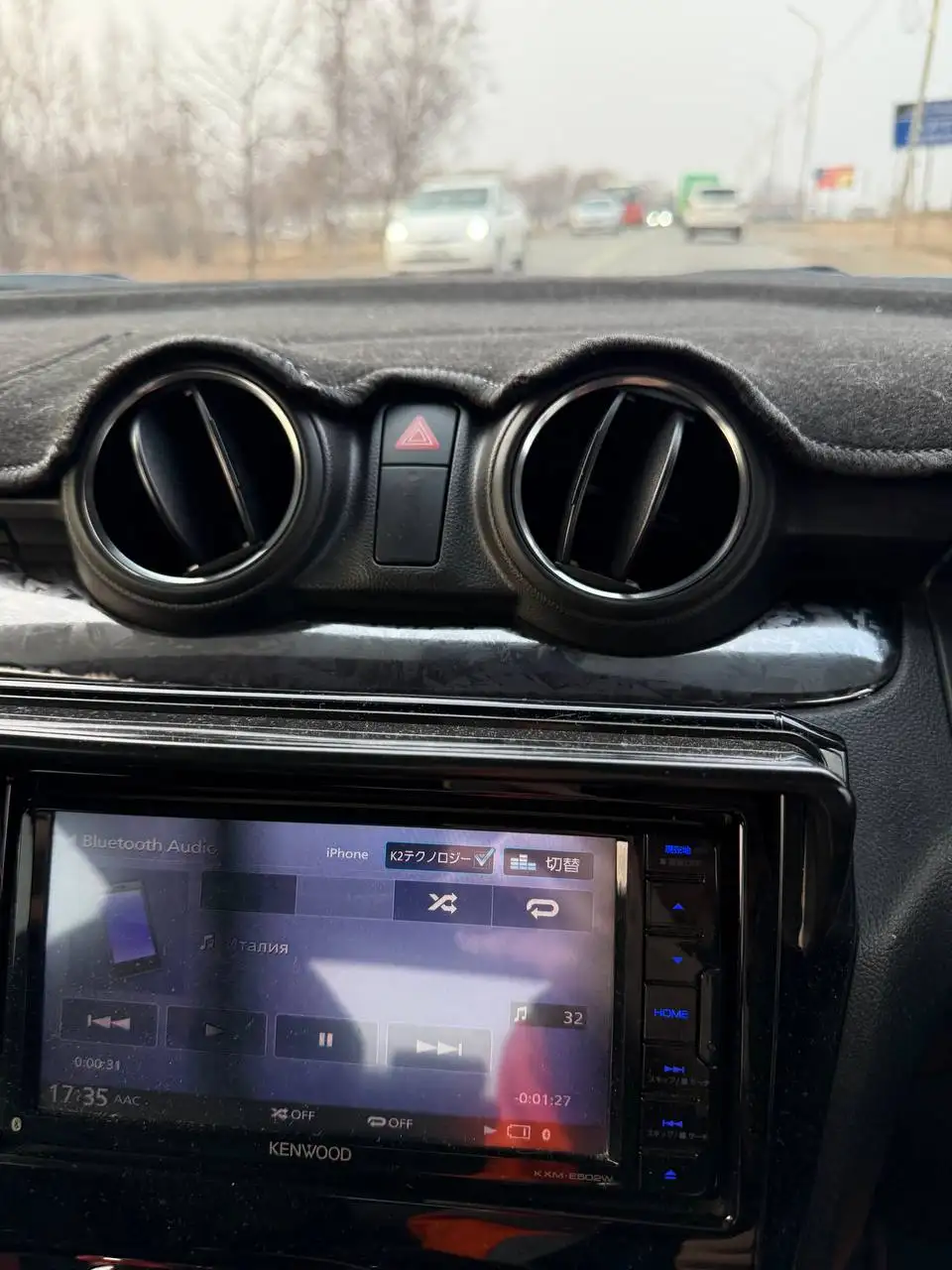 Услуги оклейки стоек алькантарой и элементов салона пленкой - Автоуслуги (Услуги) в Владивосток