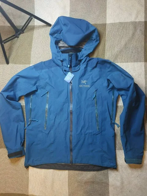 Arcteryx BETA AR ветровка размер M - частное объявление в Владивосток