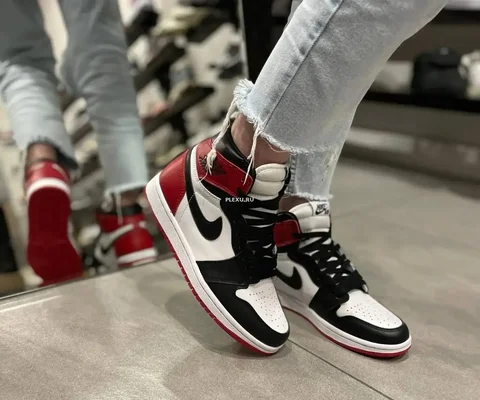 Nike Air Jordan 1 High OG Black Toe - частное объявление в Владивосток