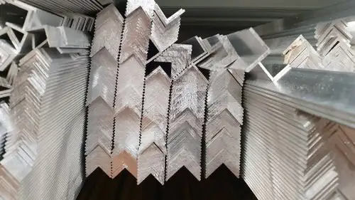 Алюминиевый уголок АД31Т1 в Хабаровске - Металлопрокат (Запчасти) в Хабаровск