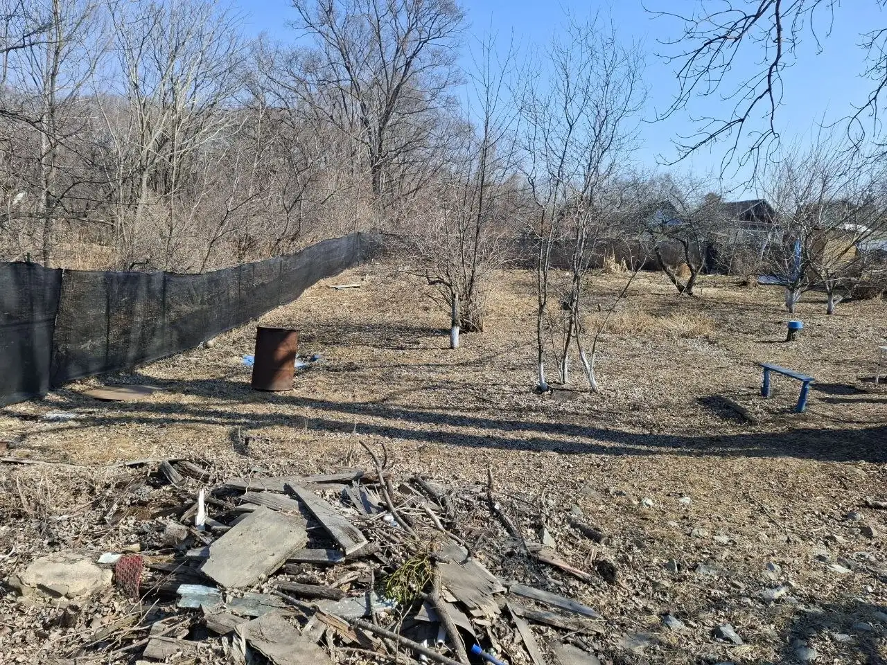 Продам ухоженный участок 6 соток с туалетом и вагончиком - Земельные участки (Недвижимость) в Владивосток