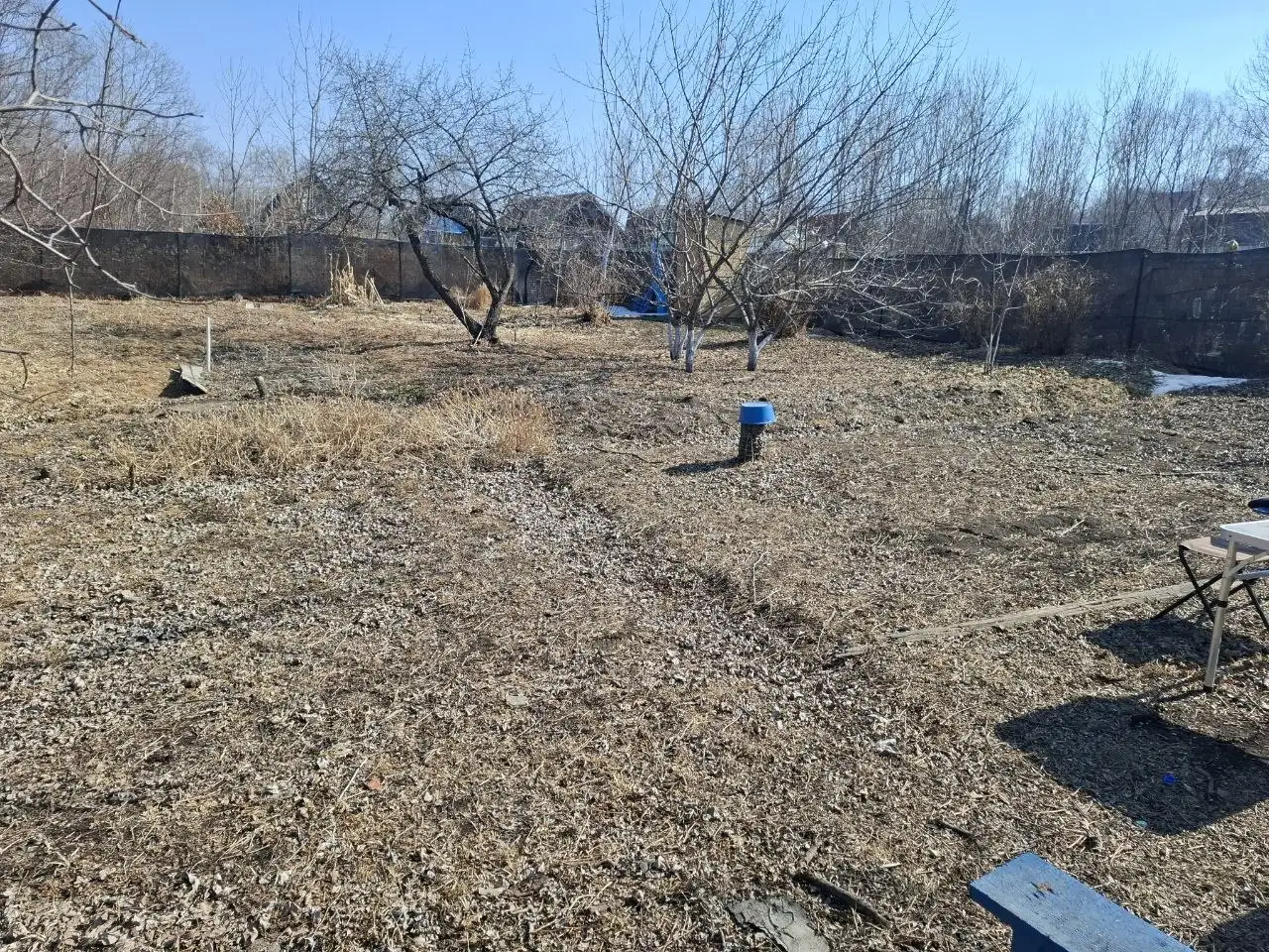 Продам ухоженный участок 6 соток с туалетом и вагончиком - Земельные участки (Недвижимость) в Владивосток