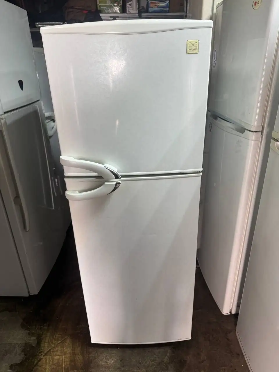 Продам холодильник рабочий - Крупная бытовая техника (Для дома и дачи) в Владивосток