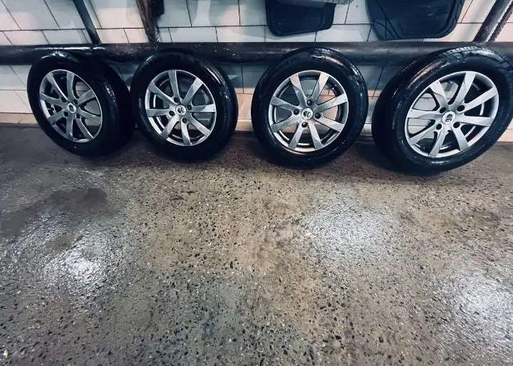 Шины летние 195/65/15 - Шины и диски (Авто) в Владивосток