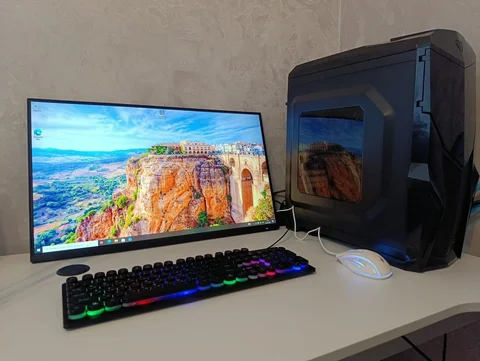 Продажа персонального компьютера с монитором и комплектующими - частное объявление в Владивосток