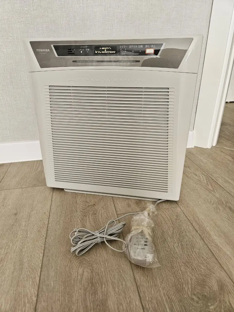 Очиститель воздуха Toshiba CAF-34H1 с угольным фильтром и пультом - Климатическая техника (Для дома и дачи) в Владивосток