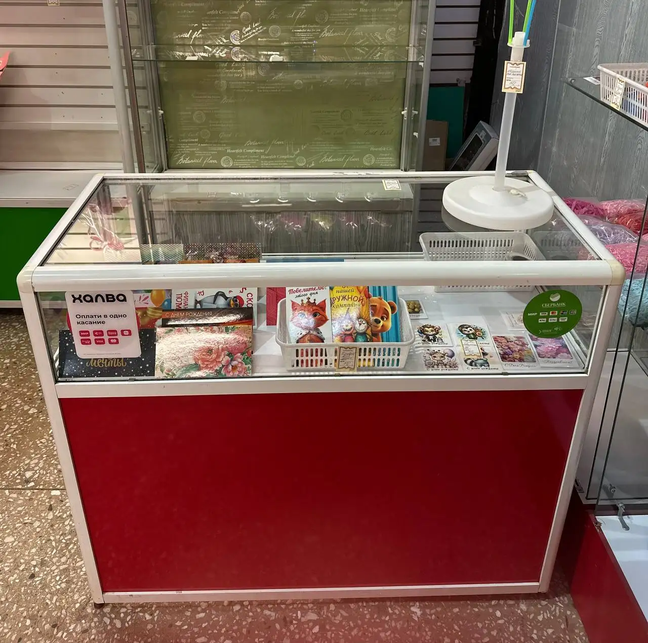 Стеклянные витрины с подсветкой и прилавки - Барахолка в Владивосток