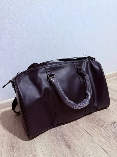 Продается сумка Jordan кожаная оригинал - Спортивная одежда в Владивосток