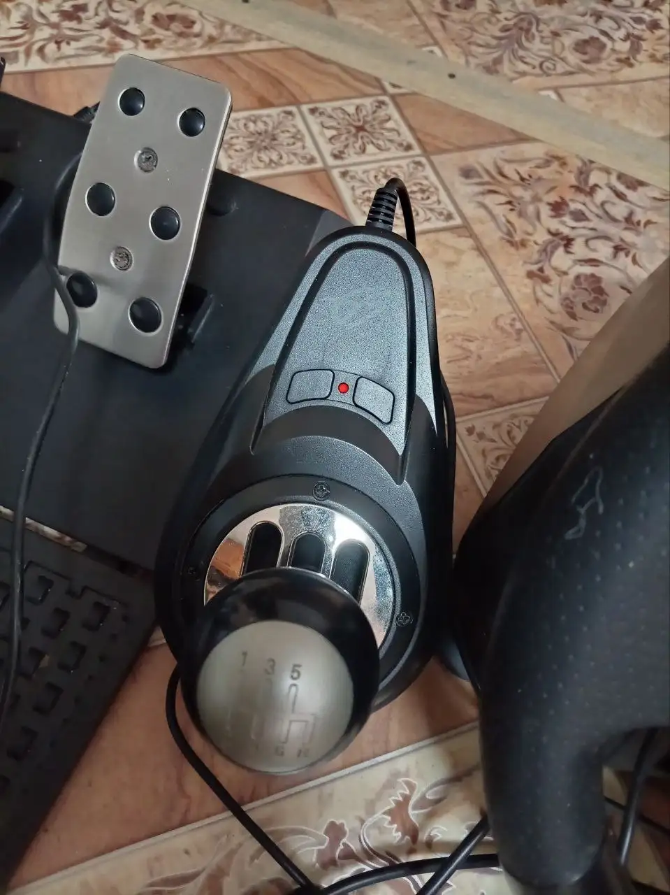 Продам игровой руль для ПК - Компьютерные аксессуары (Электроника) в Владивосток