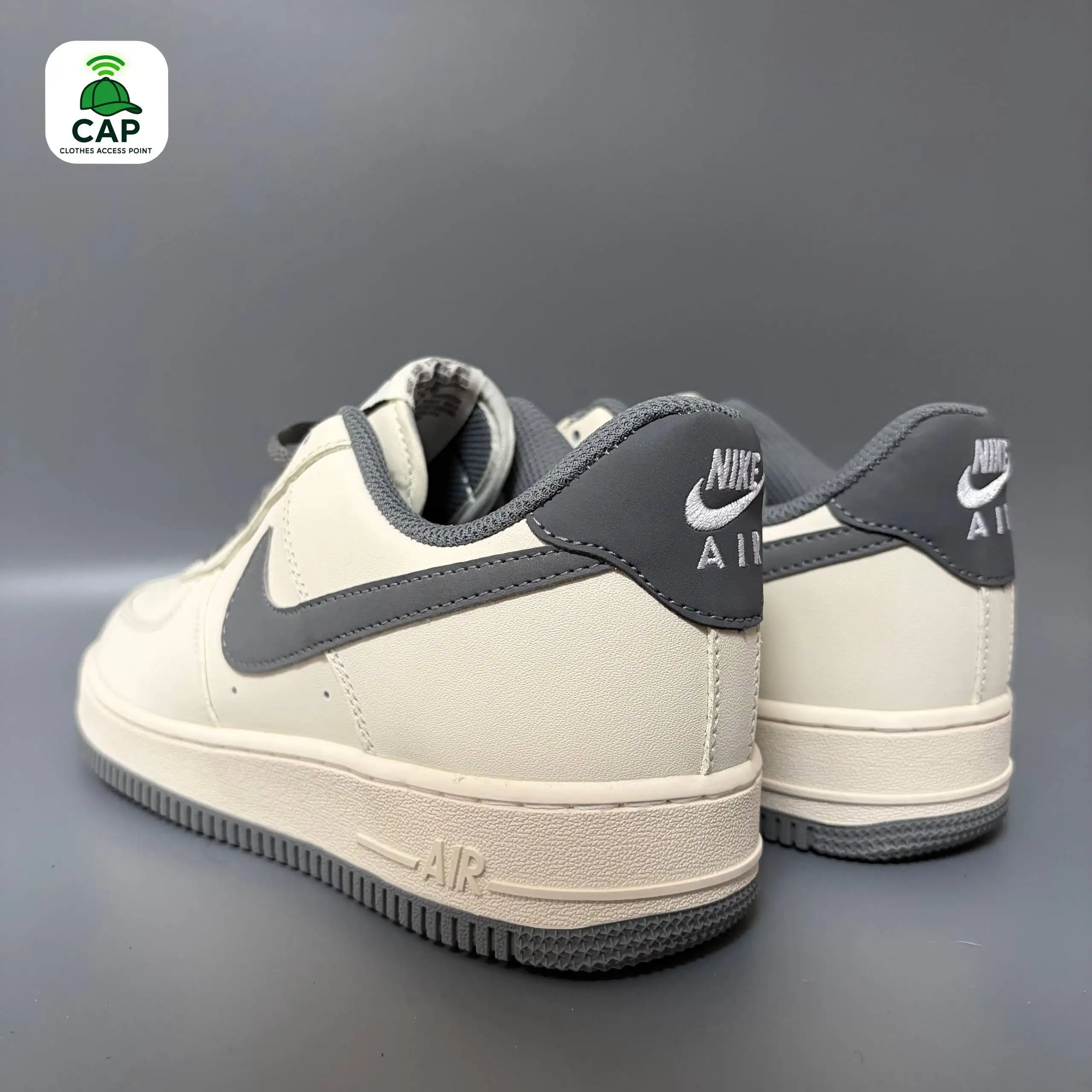 Кроссовки Nike Air Force 1 бело-серые размер 42 - Обувь (Одежда) в Владивосток