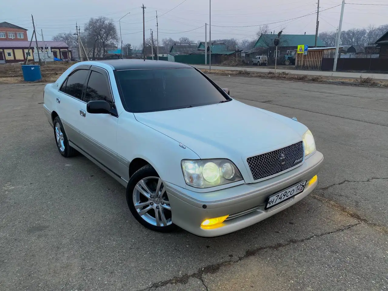 Автомобиль 2000 года выпуска в хорошем состоянии - Авто в Владивосток