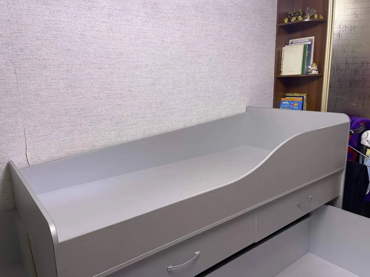 Двухъярусная кровать с матрасом - Мебель (Для дома и дачи) в Владивосток