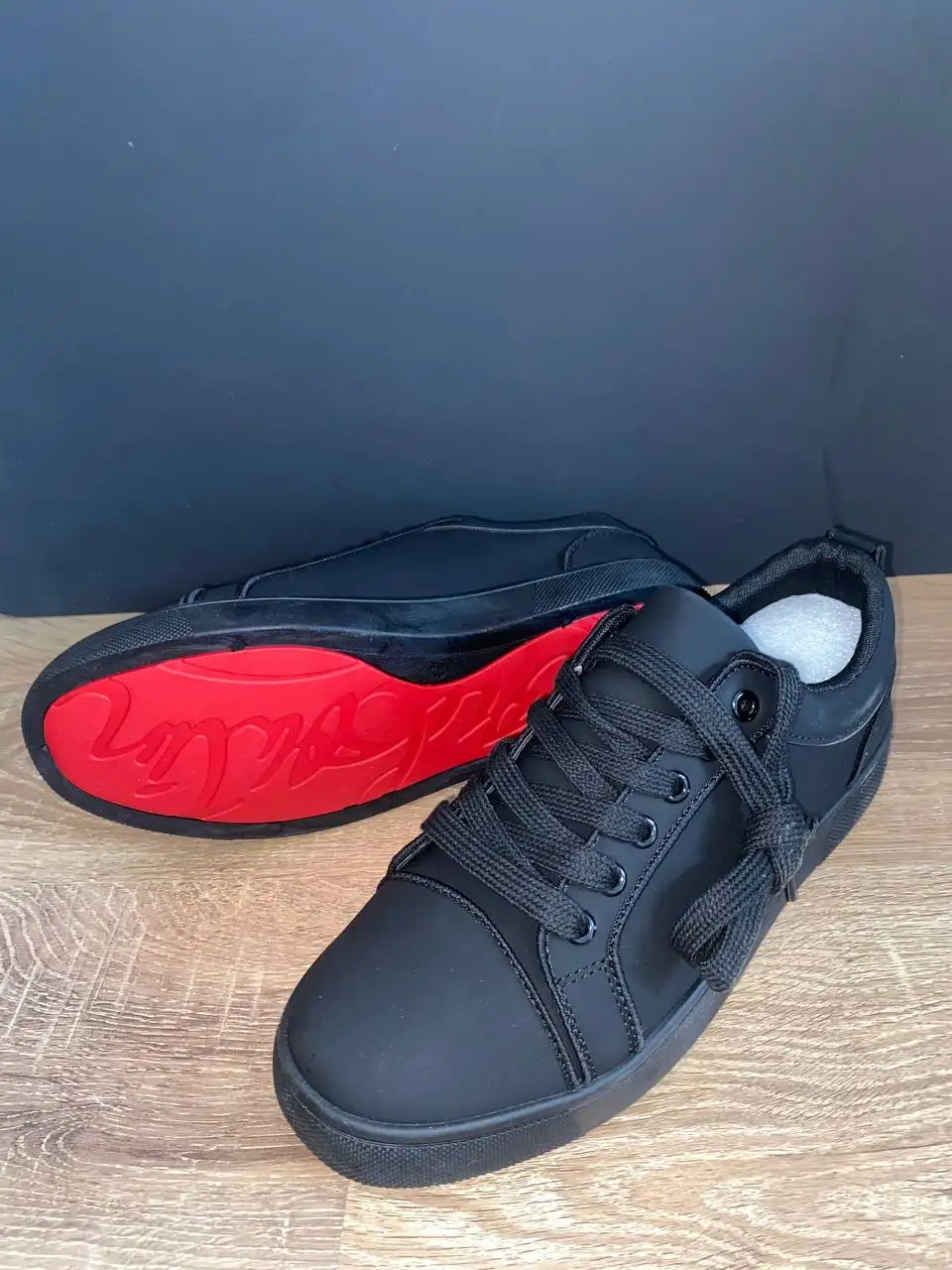 Продам 6 пар кед Cristian Louboutin - Обувь (Одежда) в Владивосток