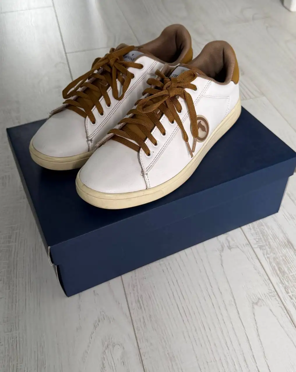 Продам кеды Trussardi и Tommy Hilfiger - Обувь (Одежда) в Владивосток