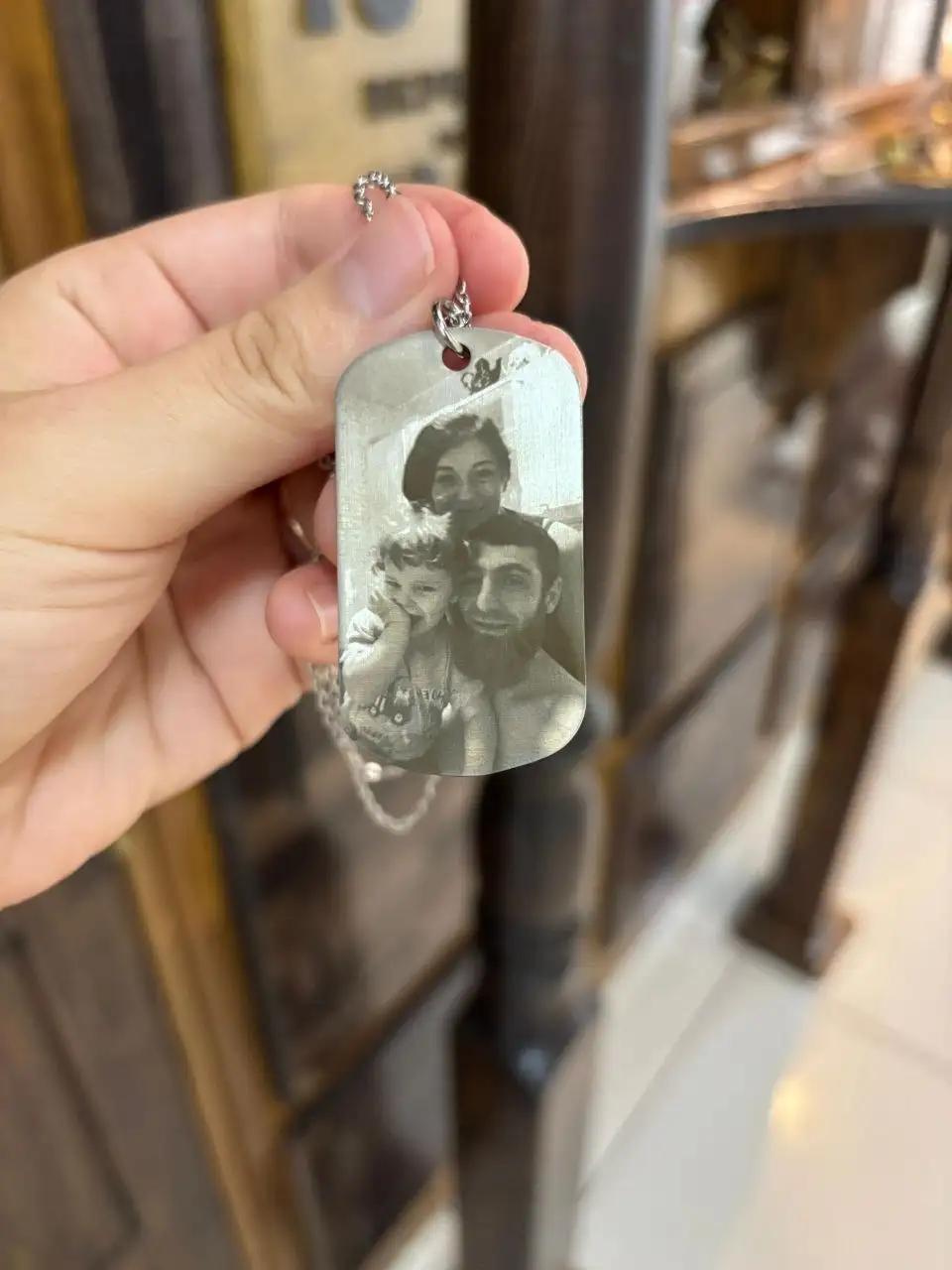 Фотогравировка на жетонах из ювелирной стали - Гравировка (Услуги) в Владивосток