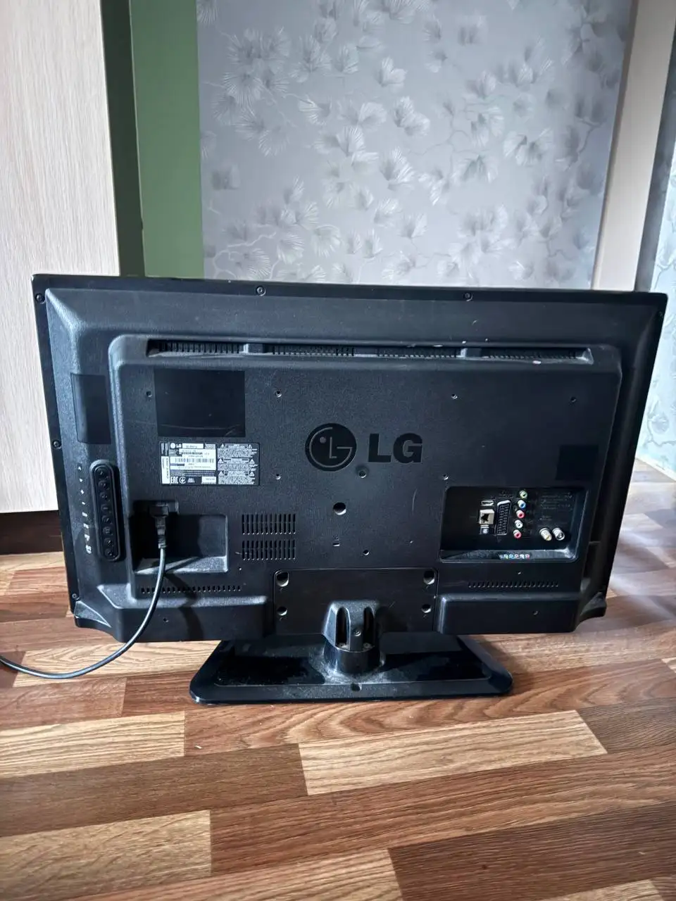 Продам телевизор LG в исправном состоянии - Телевизоры (Электроника) в Владивосток