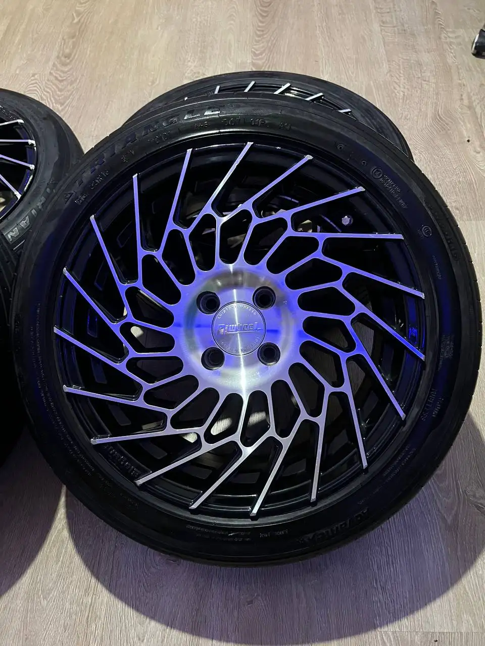 Продам комплект колес 185/55 R16 (диски+резина) Alwheel SW 157 - Шины, диски и колёса (Авто) в Владивосток