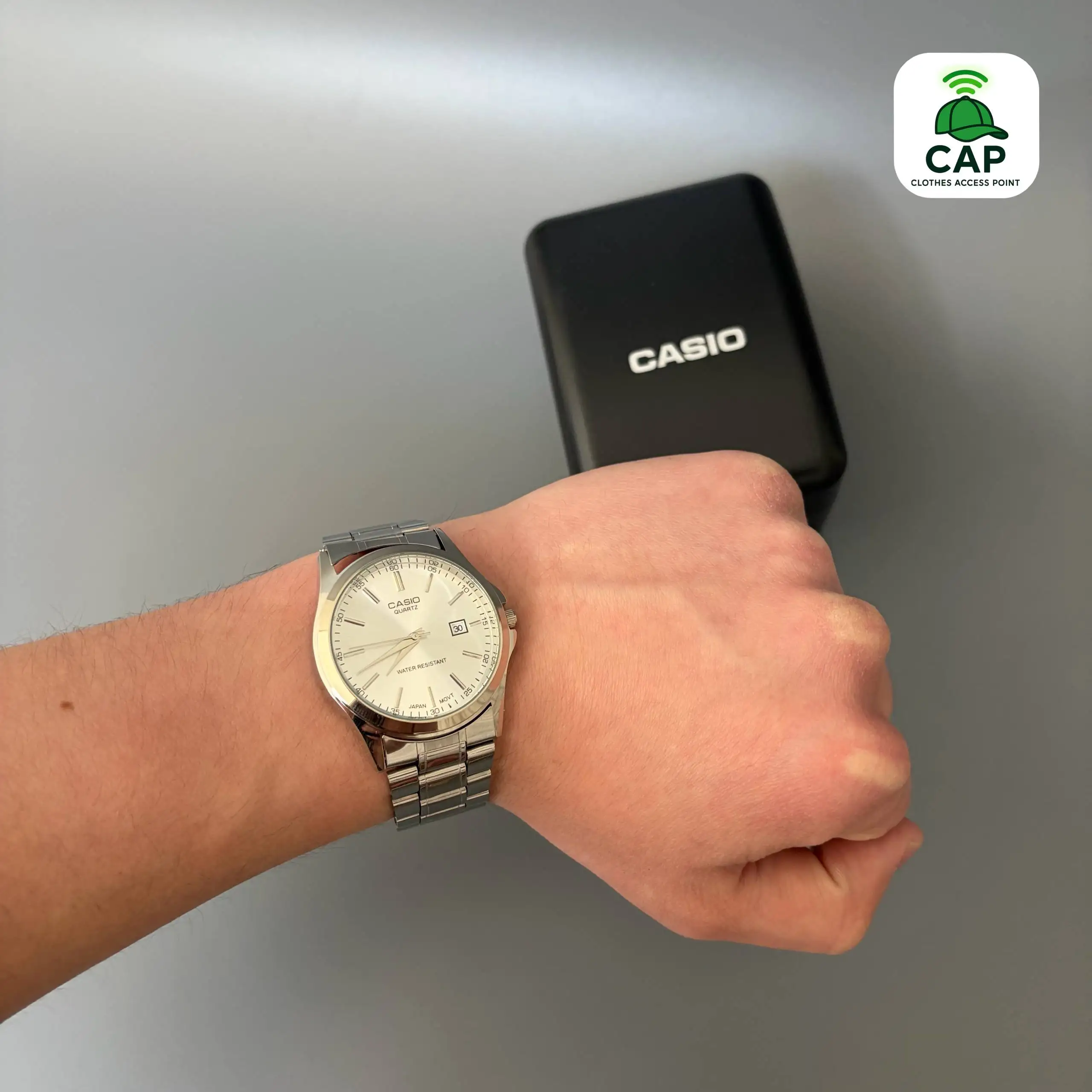 Часы Casio Classic с белым экраном - Часы (Барахолка) в Владивосток