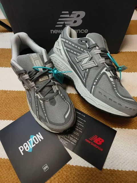 Кроссовки New Balance 44 размера - Пиджаки в Владивосток