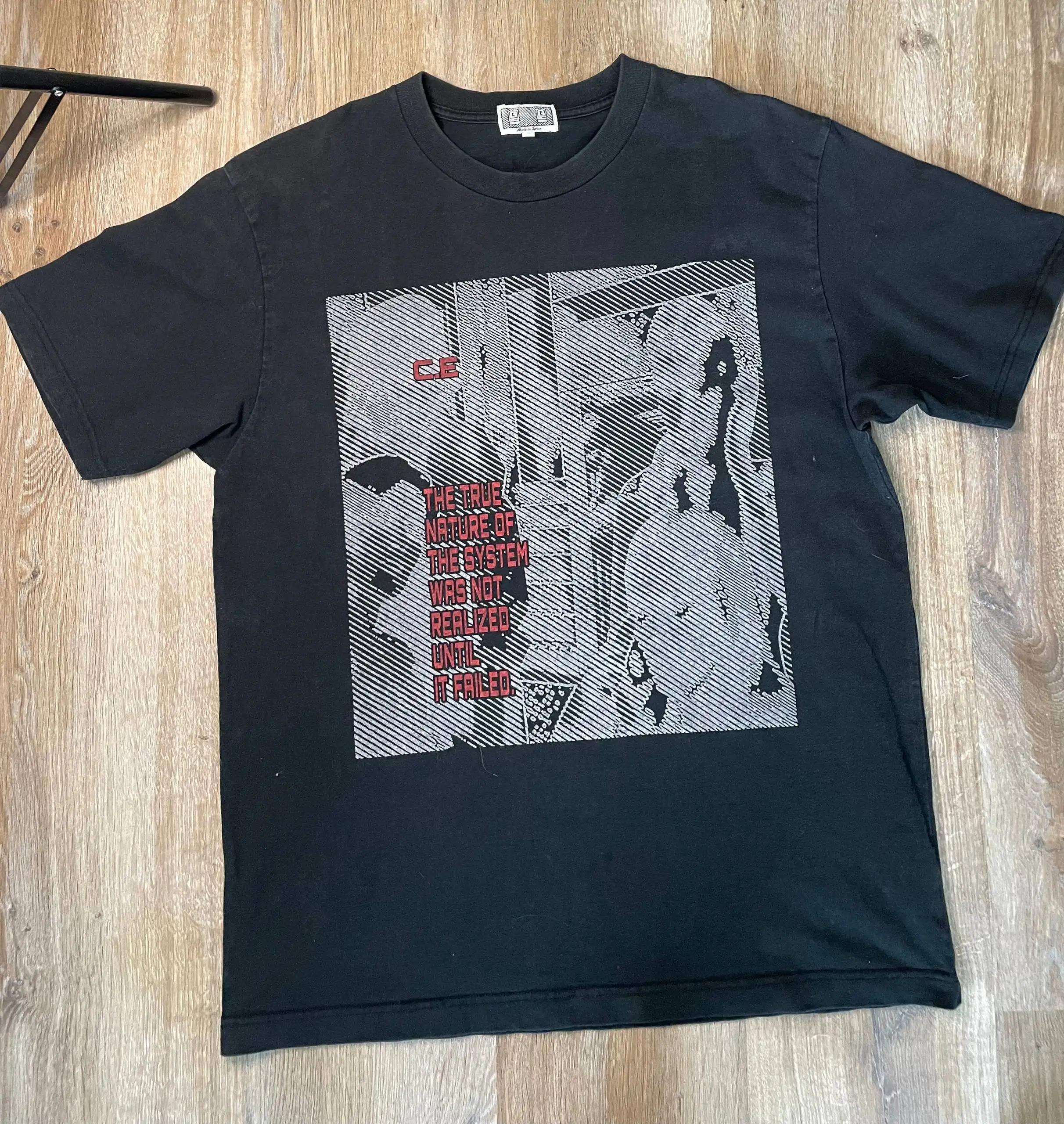 Футболка CAV EMPT, размер L, отличное состояние - Одежда в Владивосток