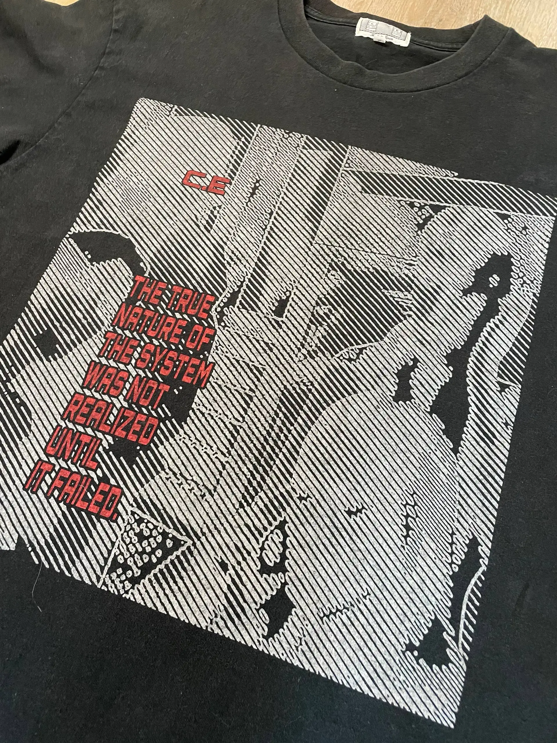 Футболка CAV EMPT, размер L, отличное состояние - Одежда в Владивосток